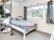 5 bedroom semi detached house to rent