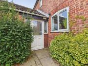 5 bedroom semi detached house to rent