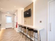 5 bedroom semi detached house to rent