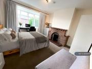 5 bedroom semi detached house to rent