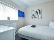 5 bedroom semi detached house to rent