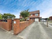 5 bedroom semi detached house to rent