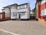 5 bedroom semi detached house to rent
