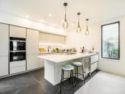 5 bedroom semi detached house to rent