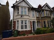 5 bedroom semi detached house to rent