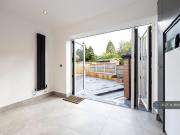 5 bedroom semi detached house to rent