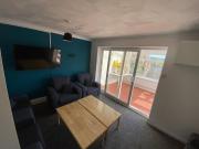 5 bedroom semi detached house to rent