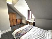 5 bedroom semi detached house to rent