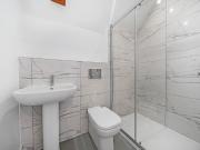 5 bedroom semi detached house to rent