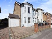 5 bedroom semi detached house to rent