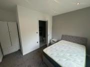 5 bedroom semi detached house to rent