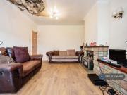 5 bedroom semi detached house to rent