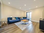 5 bedroom semi detached house to rent