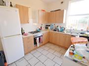 5 bedroom semi detached house to rent