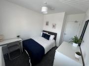 5 bedroom semi detached house to rent