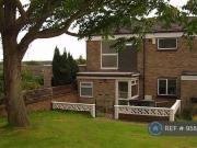 5 bedroom semidetached house for rent in Frencham Close...
