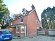5 bedroom semidetached house for rent in Reading Road...