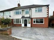 5 bedroom semidetached house for sale in Elm Grove...