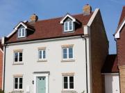 5 bedroom semidetached house for sale in Orchard Green...