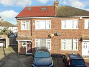 5 bedroom semidetached house for sale in Sandown Close...