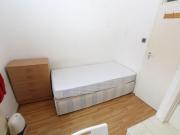 5 Bedroom Shared Living/roommate London London LS90559697