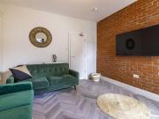 5 Bedroom Terraced House