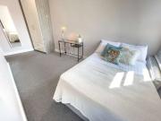 5 Bedroom Terraced House