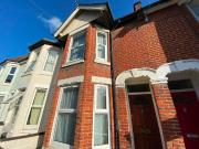 5 bedroom terraced house for rent in 20 Thackeray Road,...