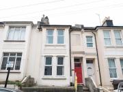 5 bedroom terraced house for rent in Brading Road,...