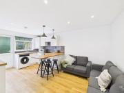 5 bedroom terraced house for rent in Broadfields,...
