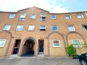 5 bedroom terraced house for rent in Cyclops Mews,...