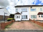 5 bedroom terraced house for rent in Gledwood Drive,...