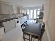 5 bedroom terraced house for rent in Hexham Road,...