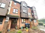 5 bedroom terraced house for rent in Howard Walk,...