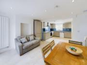5 bedroom terraced house for rent in Newmarket Road,...