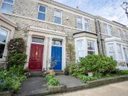 5 bedroom terraced house for sale