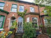5 bedroom terraced house for sale