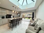 5 bedroom terraced house for sale