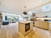 5 bedroom terraced house for sale