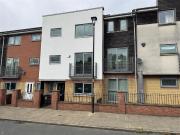5 bedroom terraced house for sale in Falconwood Way,...