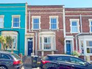 5 bedroom terraced house for sale in Green Street,...