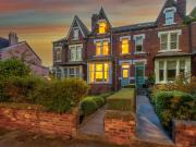 5 bedroom terraced house for sale in Shaftesbury Avenue,...