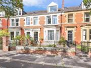5 bedroom terraced house for sale in West Avenue,...