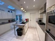 5 bedroom Terraced House To Let