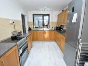 5 bedroom Terraced House To Let