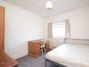 5 bedroom terraced house to rent