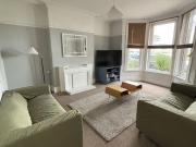 5 bedroom terraced house to rent