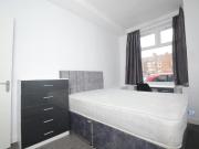 5 bedroom terraced house to rent