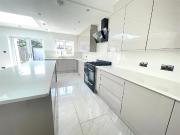 5 bedroom terraced house to rent