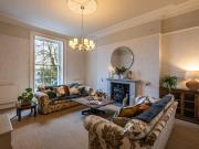 5 bedroom terraced house to rent